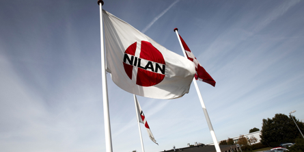 Flag med logo fra Nilan A/S